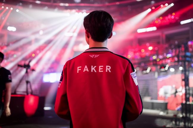 LCK选手合同：HLE五名选手11月份左右将全部成为自由人